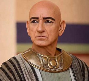 Ben Kingsley as Vizier Ay, adviser (and treacherous plotter)